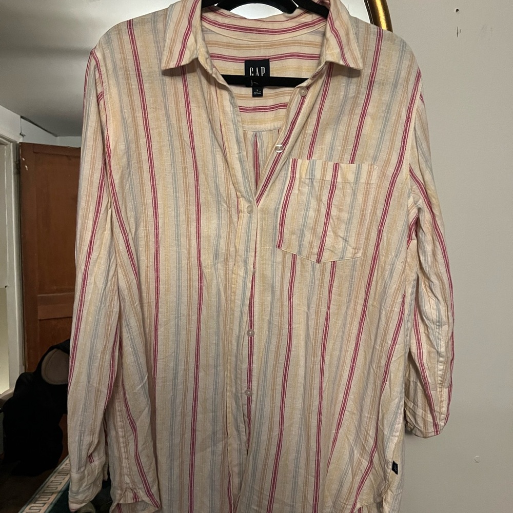 GAP Men's Casual Shirt with Red and Blue Stripes